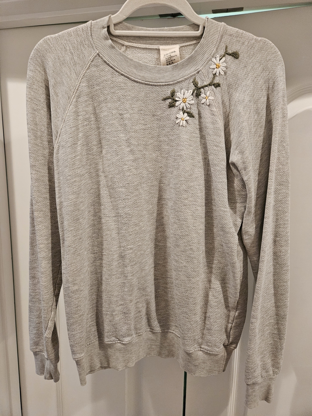 Light Gray Crewneck Sweater with Daisy Embroidery
